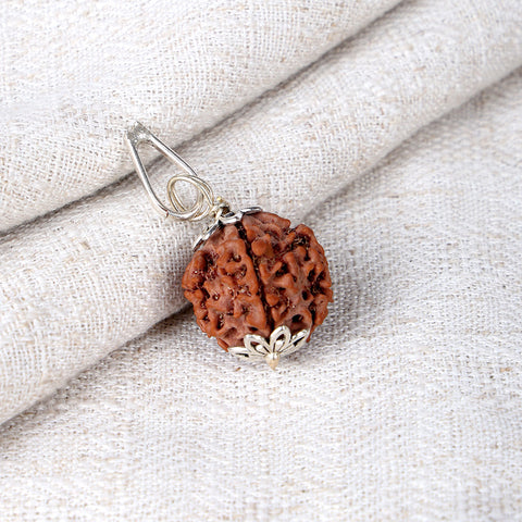 5 Mukhi Rudraksha Pendant with Design Silver Cap (with Hook)