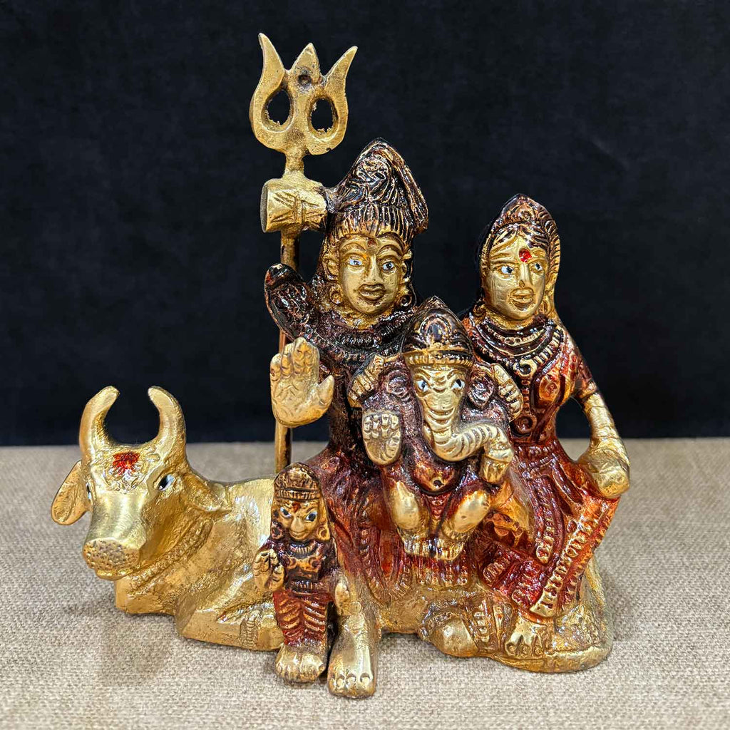 4.7-inch Sampurna Shiv Parivaar idol, intricately crafted to depict Lord Shiva, Goddess Parvati, Lord Ganesha, Lord Kartikeya, and Nandi. A perfect addition to pooja rooms, home temples, or as a spiritual gift symbolizing family, love, and divine blessings. India’s Largest Pooja Accessories Brand – www.satvikworld.com