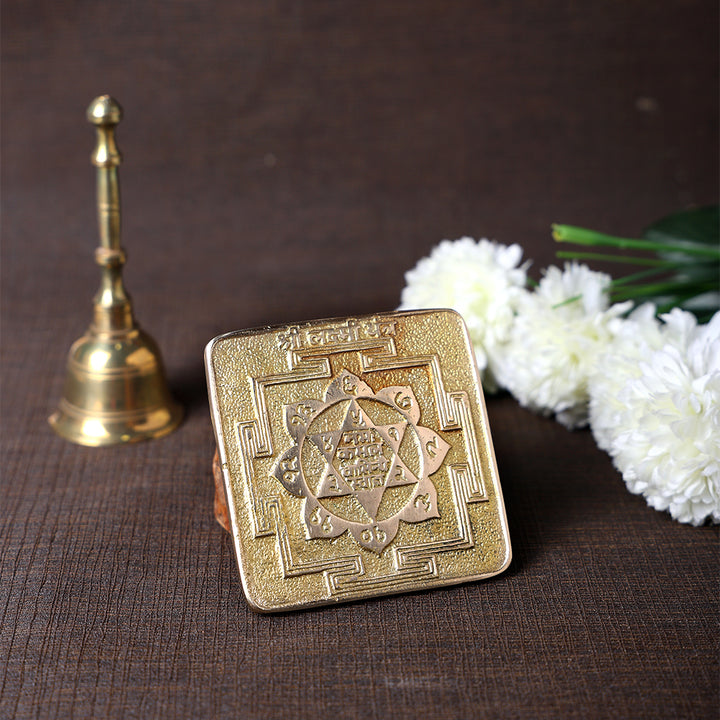 Asht Dhatu Laxmi Yantra for attracting good fortune, wealth, prosperity, success, and positive energy for home or office worship. India’s Largest Pooja Accessories Brand – www.satvikworld.com