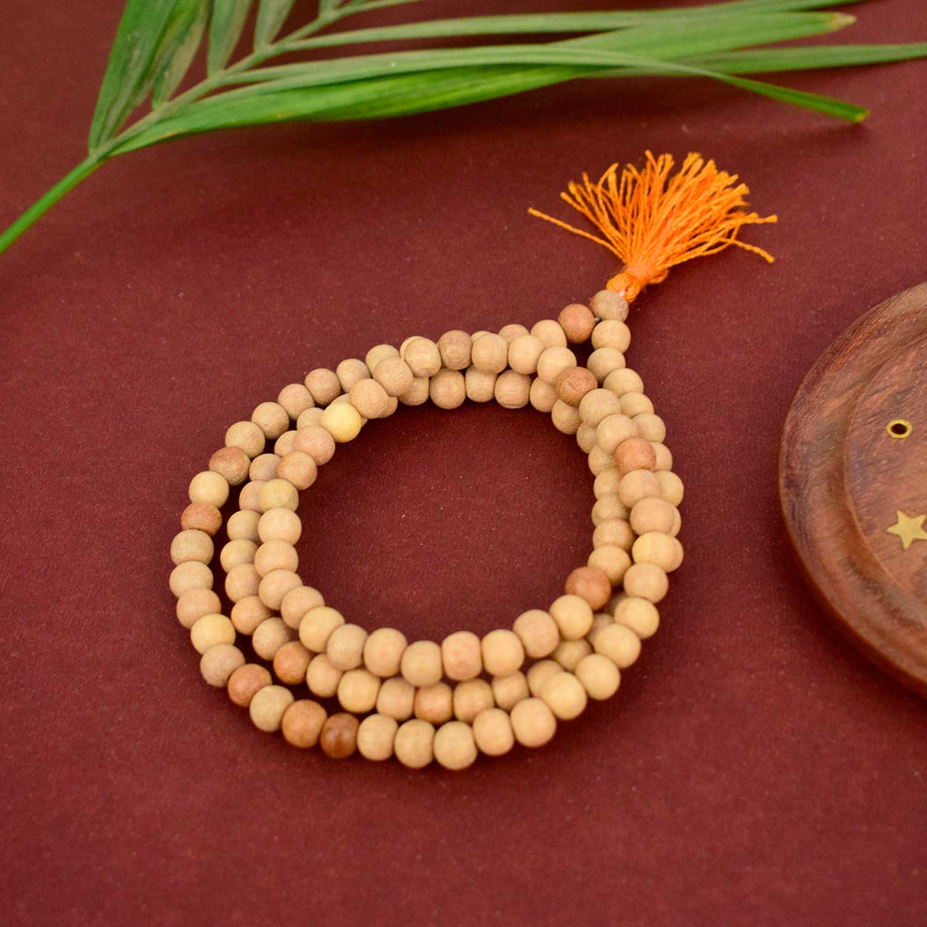 Regular White Sandalwood/Chandan Scented Jap Mala with 108+1 beads, perfect for meditation, prayer, and spiritual practices. Its aromatic fragrance enhances your devotional experience. India’s Largest Pooja Accessories Brand – www.satvikworld.com