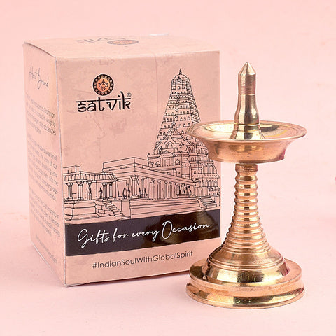 3.5 Inch Small Brass Kerala Diya AKP NilaVilakku Deepam – Compact brass diya, ideal for pooja ceremonies and spiritual rituals. India’s Largest Pooja Accessories Brand – www.satvikstore.in